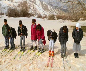   مصر اليوم - بلدة بنجوين العراقية تحوّلت إلى منتجع لهواة التزلج