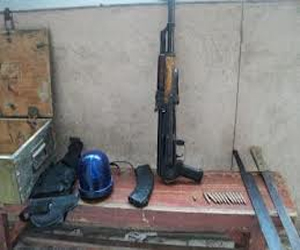   مصر اليوم - القبض على مُسَجَّلَيْن خطر بحوزتهما سلاح ناري وأبيض في الإسماعيلية