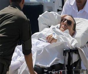   مصر اليوم - مبارك يصل أكاديمية الشرطة لنظر الطعن على إخلاء سبيله