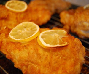   مصر اليوم - الدجاج المحمر مع الليمون والطماطم