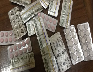 مصر اليوم - ضبط راكب بحوزته 45 شريط ترامادول