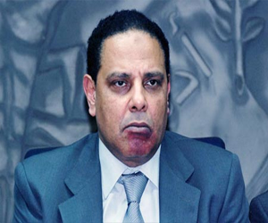   مصر اليوم - الأسواني: الثورة ستحقق أهدافها عندما يصل صانعوها إلى الحكم