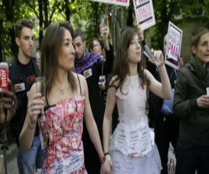   مصر اليوم - البرلمان الفرنسي يقر قانونًا جديدًا يسمح بالزواج بين نفس الجنس