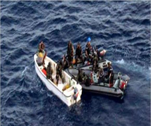   مصر اليوم - انقاذ 10 أشخاص من الغرق في البحر الأحمر