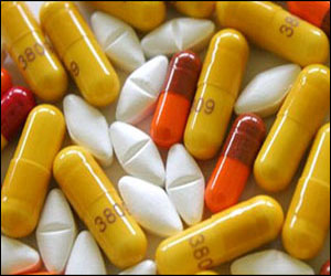   مصر اليوم - عقاقير الإيدز تحمي الأطفال المصابين بالمرض