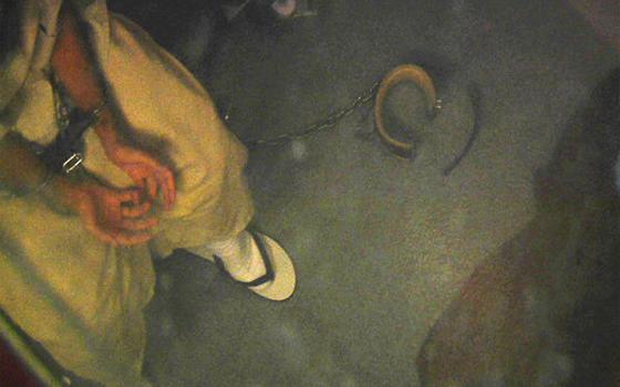 مصر اليوم - اليأس والإحباط يدفعان بمعتقلي غوانتانامو الأميركي إلى الثورة على الإدارة