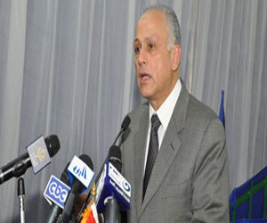   مصر اليوم - وزير التعليم العالي يضع حجر أساس جامعة سيناء الحكومية