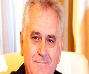   مصر اليوم - رئيس صربيا يعتذر راكعًا عن مذبحة المسلمين في سربرنيتشا