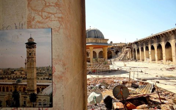   مصر اليوم - قصف مئذنة الجامع الأموي الكبير في حلب وسط نعي سياسي وشعبي وتبادل للاتهمات