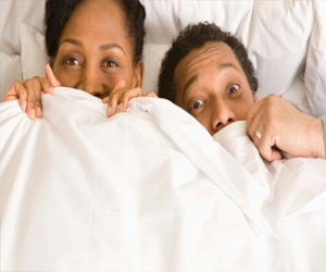 مصر اليوم - عندما يفاجئ الأبناء والديهم بصدد ممارسة الجنس