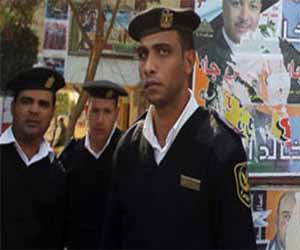   مصر اليوم - تأمين مئات السياح الأجانب بعد قطع طريق في أسوان