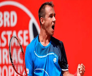   مصر اليوم - روسول يطيح بسيمون ويلتقي لوبيز في النهائي