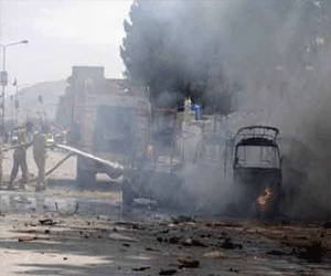   مصر اليوم - قتيلان وأكثر من 25 جريحاً في انفجارين بكراتشي