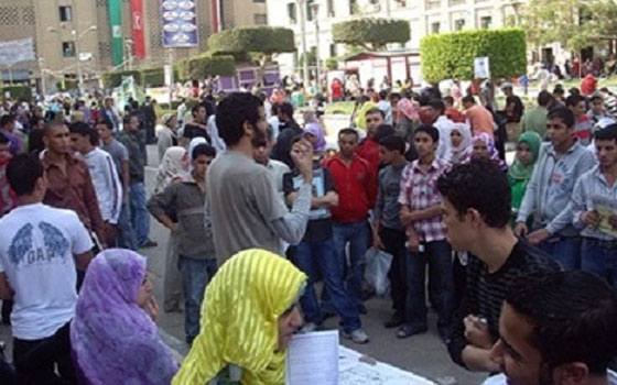   مصر اليوم - تظاهرات أمام مجلس الوزراء في يوم الغضب الطلابي لإقالة وزير التعليم العالي