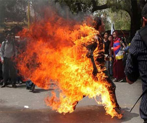   مصر اليوم - تونسي يحرق نفسه احتجاجًا على الإقصاء