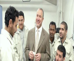   مصر اليوم - عالم مصري ينظف إشعاع فوكوشيما