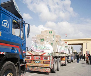   مصر اليوم - إدخال الدفعة الأولى من المساعدات السعودية إلى قطاع غزة