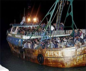   مصر اليوم - مصرع بحارين وفقدان 8 بعد غرق سفينة بضائع فى بحر ايجه