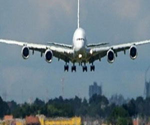   مصر اليوم - طوارئ في المطار بعد الاشتباه في جسم غريب أسفل طائرة سورية