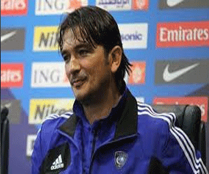   مصر اليوم - زلاتكو الهلال يرفع شعار نقطة من الريان القطري تكفينا وترضينا