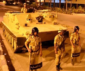   مصر اليوم - اشتباكات مسلحة بين مجهولين والشرطة في السويس