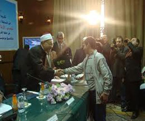   مصر اليوم - رحلات عمرة إلى الفائزين في مسابقة العديسي لحفظ القرآن الكريم