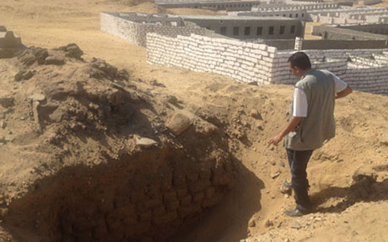   مصر اليوم - علماء الآثار يحذرون من تعدي المصريين بالبناء على المناطق الأثرية الفرعونية