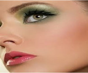   مصر اليوم - الكحل الأخضر يمنح العيون طلة ساحرة في جميع المناسبات