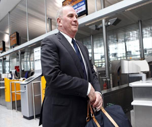   مصر اليوم - هونيس: الحساب البنكي السويسري مسألة شخصية تمامًا