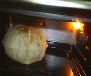   مصر اليوم - ضبط 12 ألف رغيف خبز مدعم قبل بيعها في السوق السوداء في المنيا