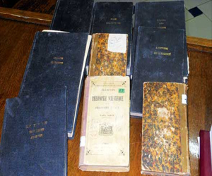   مصر اليوم - ضبط ‏9‏ كتب تاريخية مع بائع روبابيكيا في القاهرة