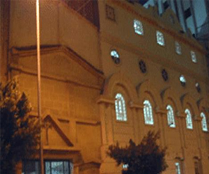   مصر اليوم - رصاصة تصيب باب كنيسة في الإسكندرية في مطاردة لصوص