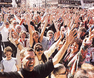   مصر اليوم - الاحتفال باليوم العالمي للضحك في فرنسا