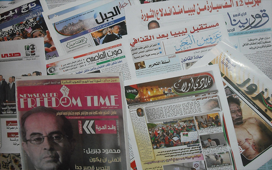   مصر اليوم - تحسن نسبي في حرية الصحافة الليبية رغم حبس العاملين
