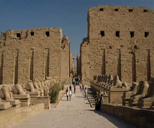   مصر اليوم - مشروع لحماية معبد الكرنك