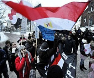   مصر اليوم - تظاهرة مصرية في باريس للمطالبة بإعادة جثامين 4 توفوا حرقًا