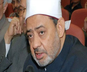   مصر اليوم - توافد مئات المواطنين على ساحة الطيب غرب الأقصر تأييدًا له