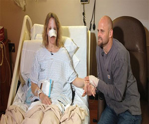   مصر اليوم - رجل يعض كلبًا من أنفه لينقذ زوجته