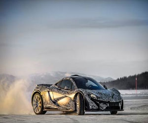   مصر اليوم - ماكلارين P1 تخضع لاختبارات شاقة في القطب الشمالي