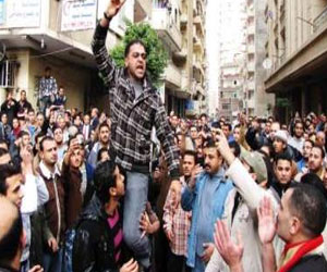   مصر اليوم - المئات يتظاهرون في الاسكندرية تضامنًا مع حسن مصطفى