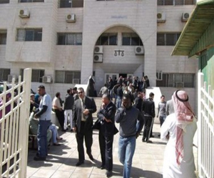   مصر اليوم - إضراب موظفين في محاكم عمان يُصيبها بالشلل