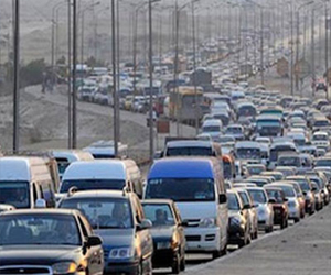   مصر اليوم - تكدس في طريق السويس ـ العين السخنة وتحرش بالفتيات ومشاجرات بالأسلحة