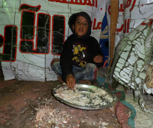   مصر اليوم - الجيش ينقذ 6 أسر من الجوع والبرد في السويس