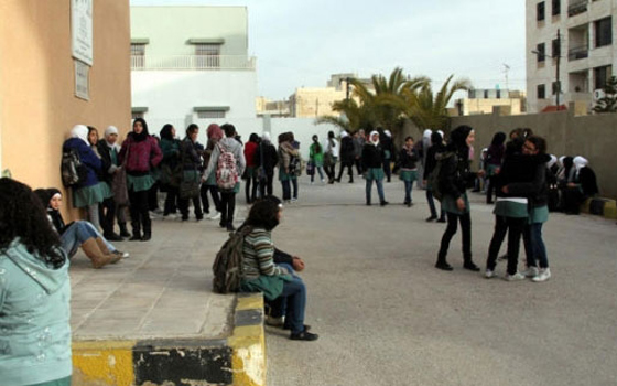   مصر اليوم - حملات أمنية مكثفة على مدارس الإناث في الأردن