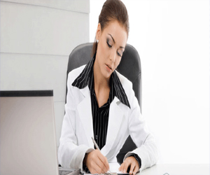 مصر اليوم - 4 أخطاء تعيق المرأة عن النجاح في العمل