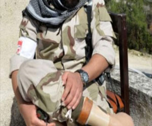   مصر اليوم - مقاتل سوري يعود إلى جبهة القتال بقدم اصطناعية