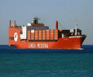   مصر اليوم - 3 قتلى و10 مفقودين في حادث سفينة في ميناء جنوى الإيطالي