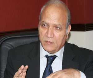   مصر اليوم - الأشعل ينفي صلة مرسي  بقرار القبض على أحمد ماهر