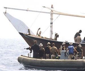   مصر اليوم - نجاة صيادين عاشا شهرًا تقريبًا تحت رحمة التيار في المحيط الهادئ