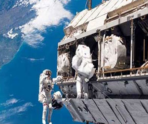   مصر اليوم - تسرب خطير للأمونياك في محطة الفضاء الدولية